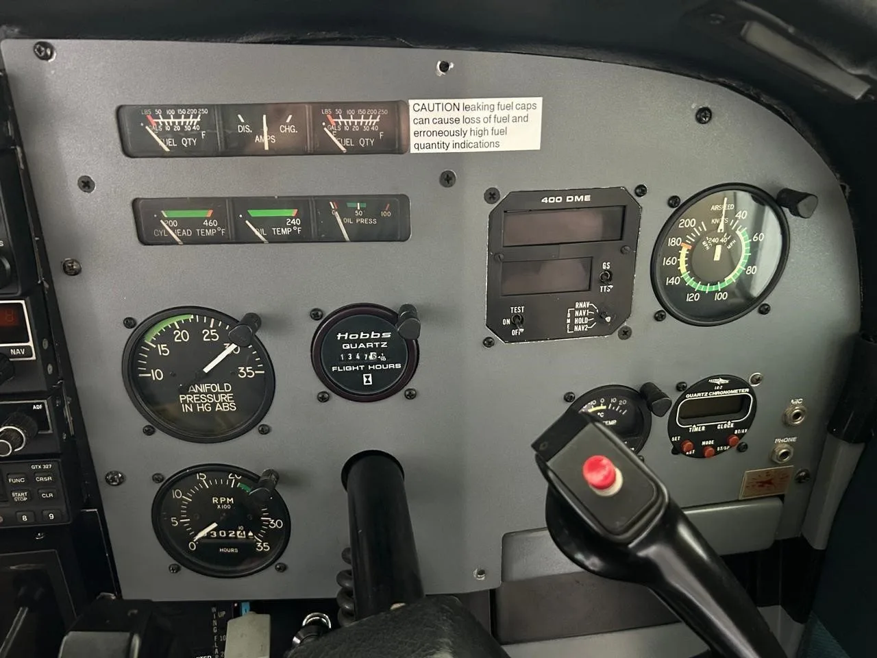 Cockpit and instrument panel of a 1980 CESSNA 182Q SKYLANE.
