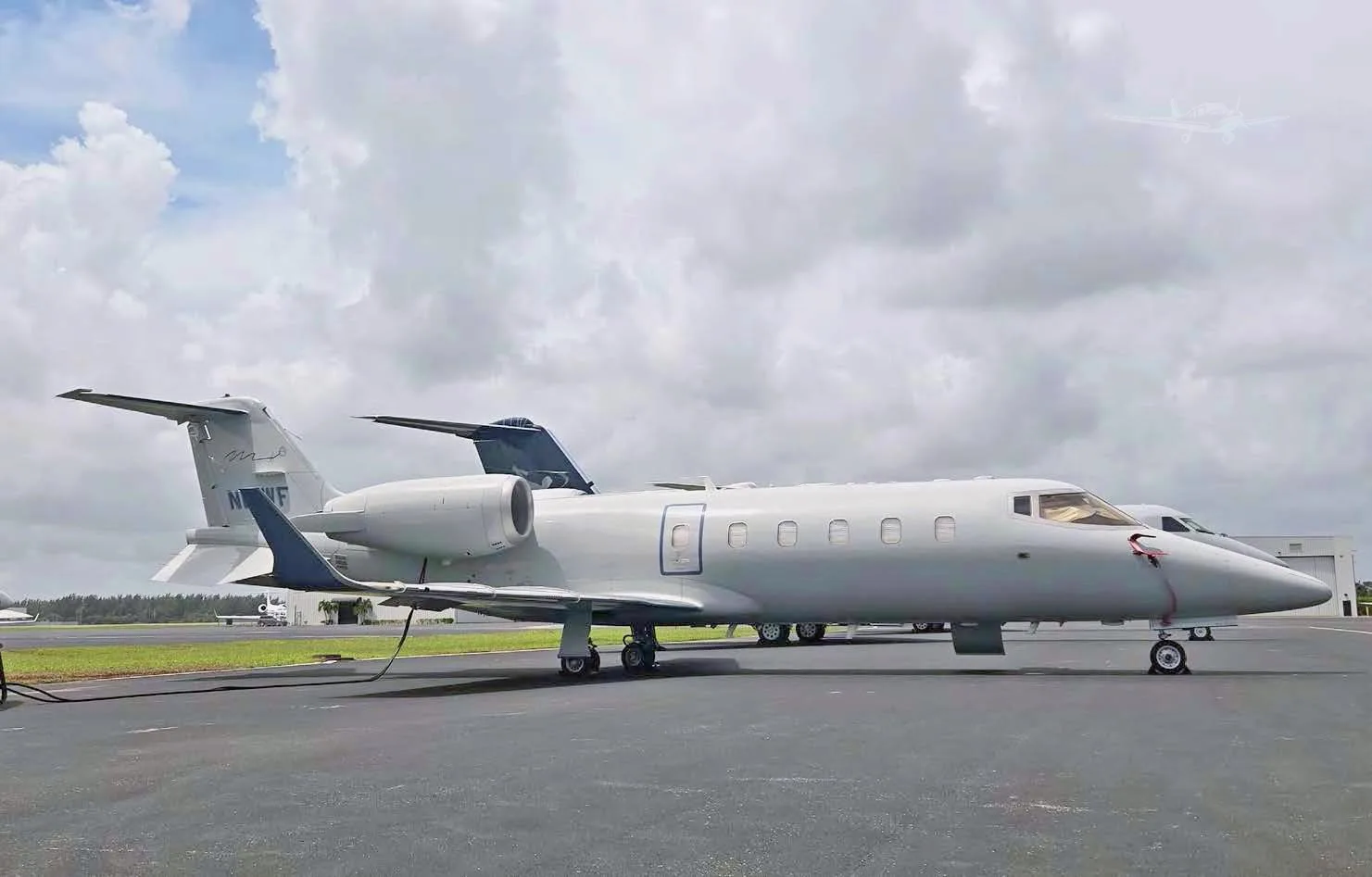 Exterior view of a 2007 LEARJET 60SE, N61WF.