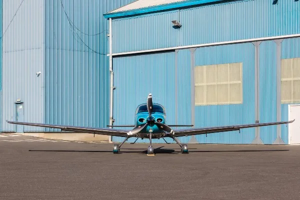 Exterior view of a 2022 Cirrus SR22T-G6, N76DW.