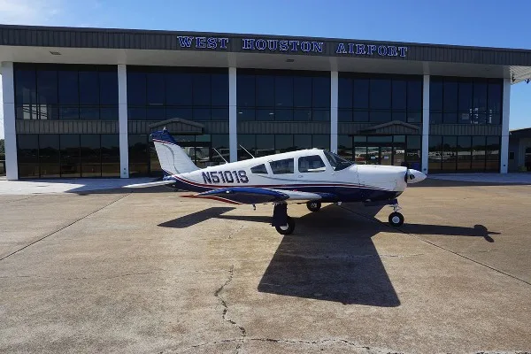 Marketing image of a 1971 Piper Arrow.
