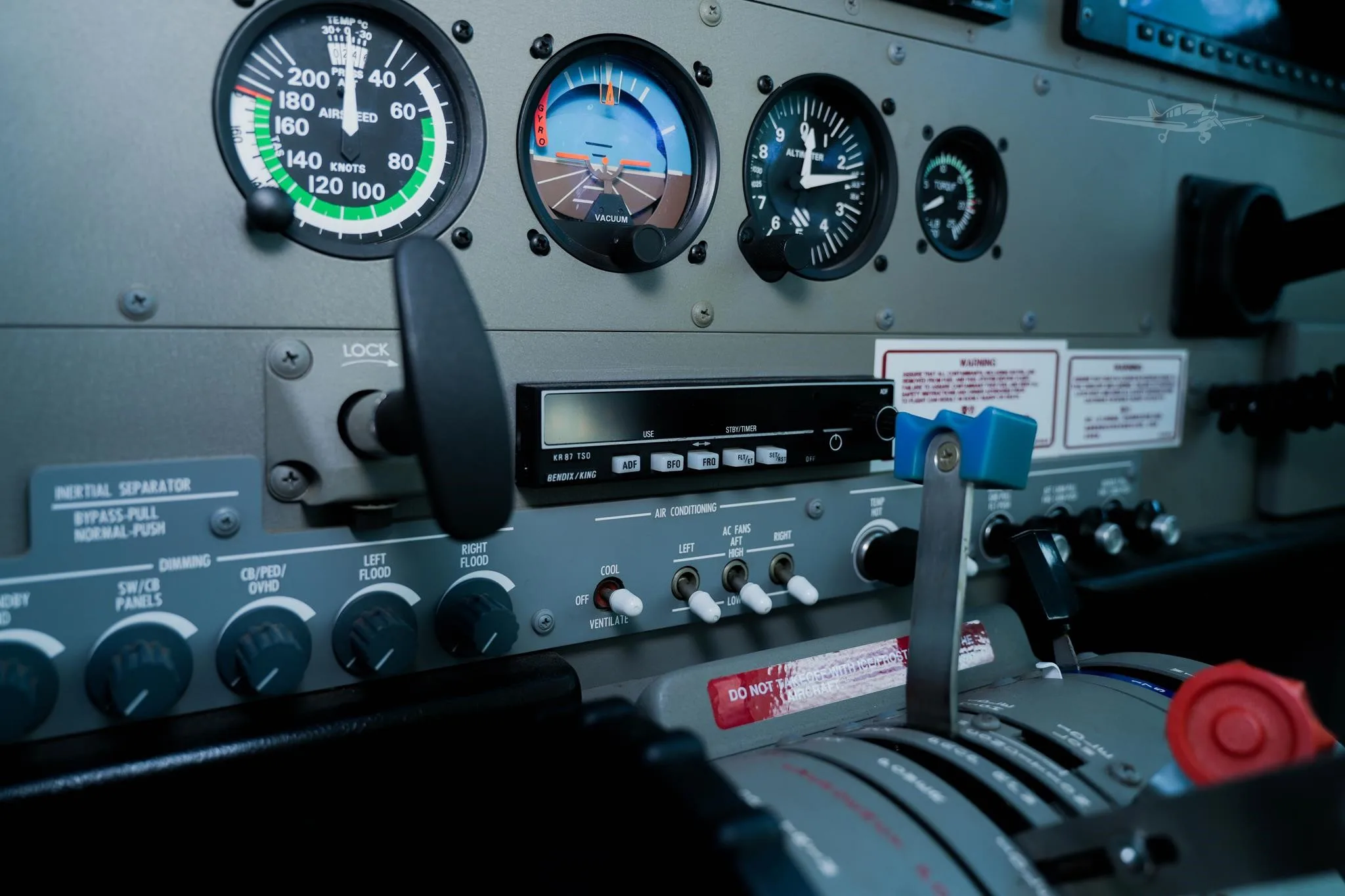 Cockpit and instrument panel of a 2012 CESSNA CARAVAN 208B GRAND.