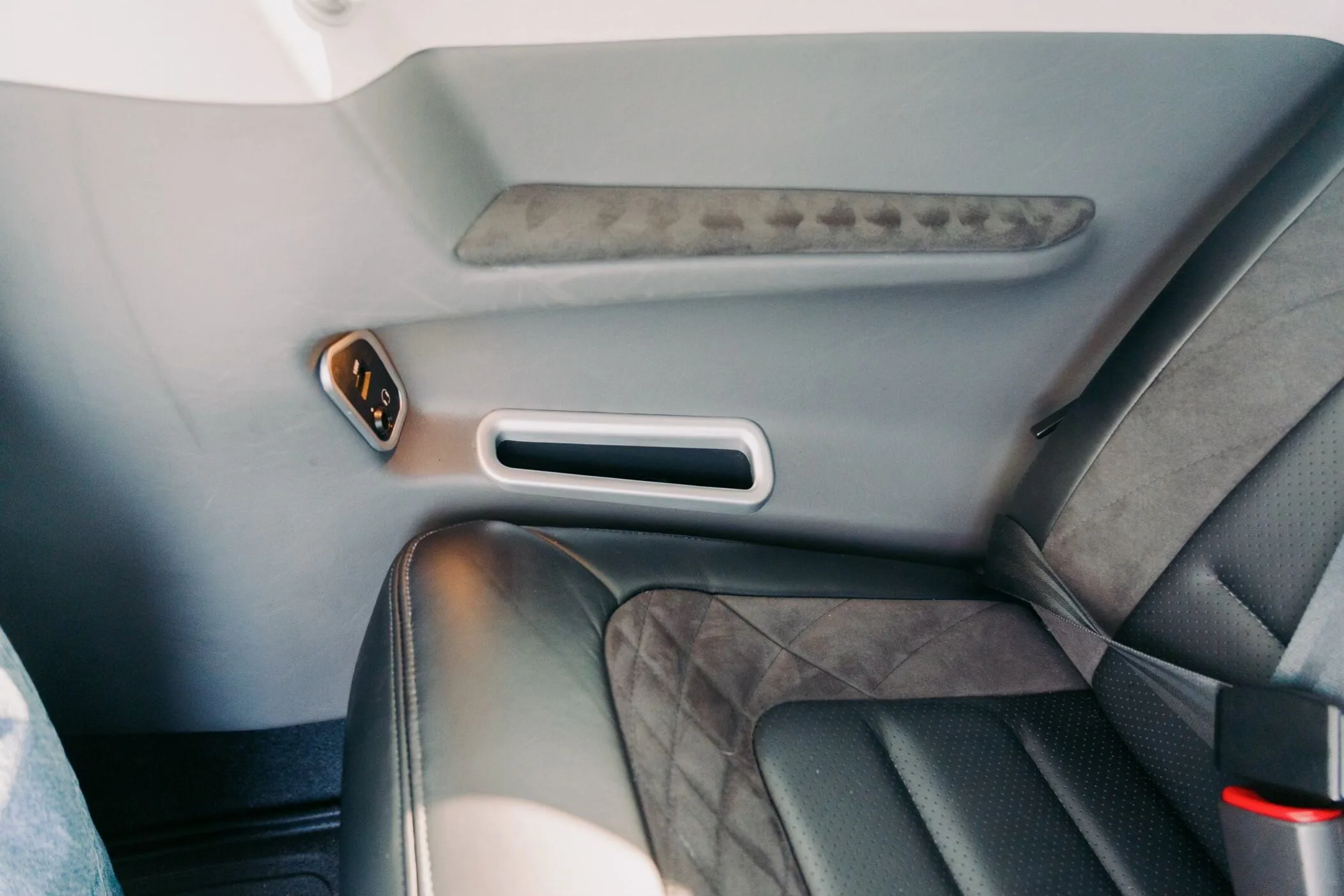 Cabin interior of a Cirrus.
