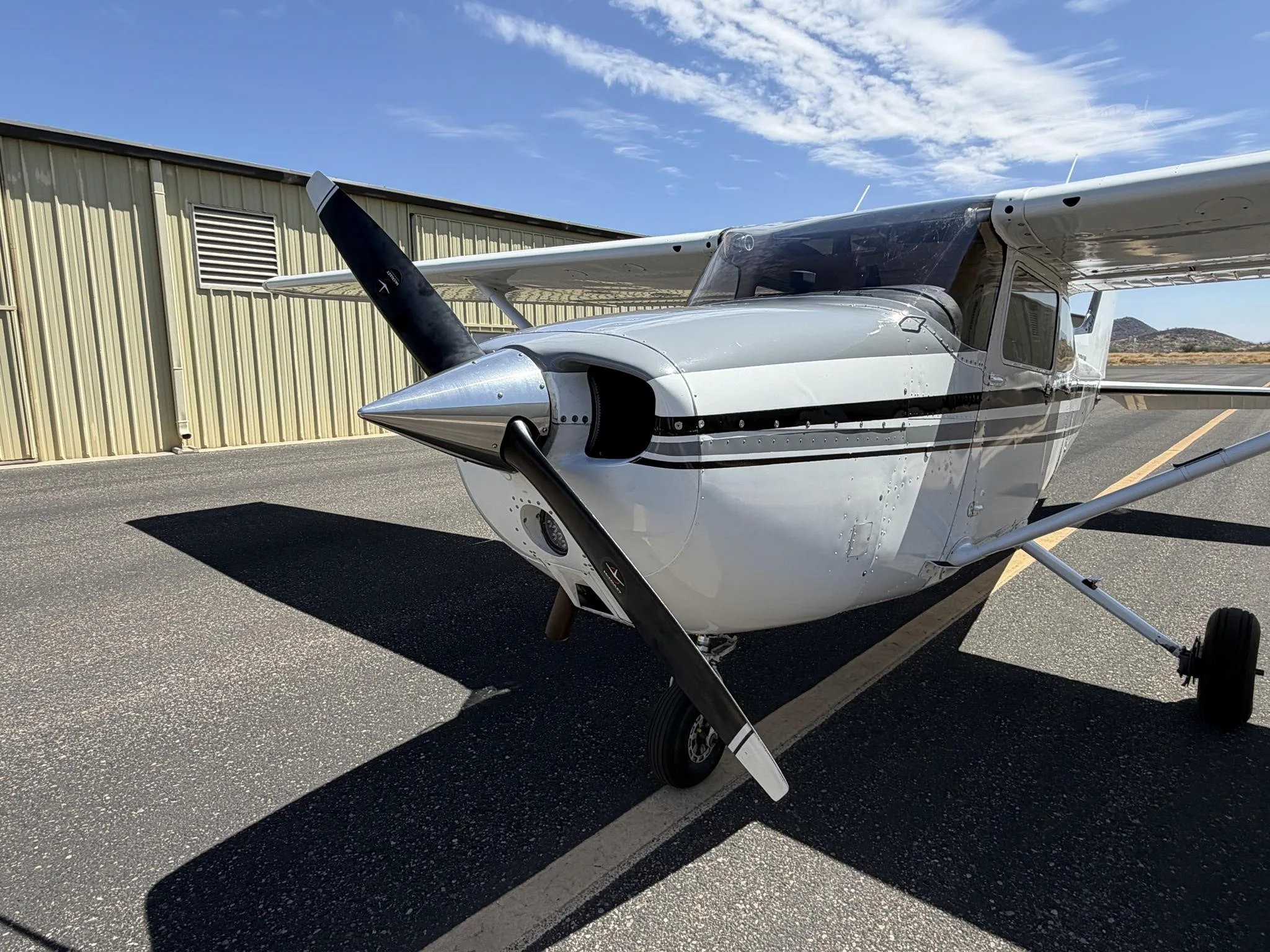 Exterior view of a 1978 CESSNA 172N SKYHAWK, N738YW.