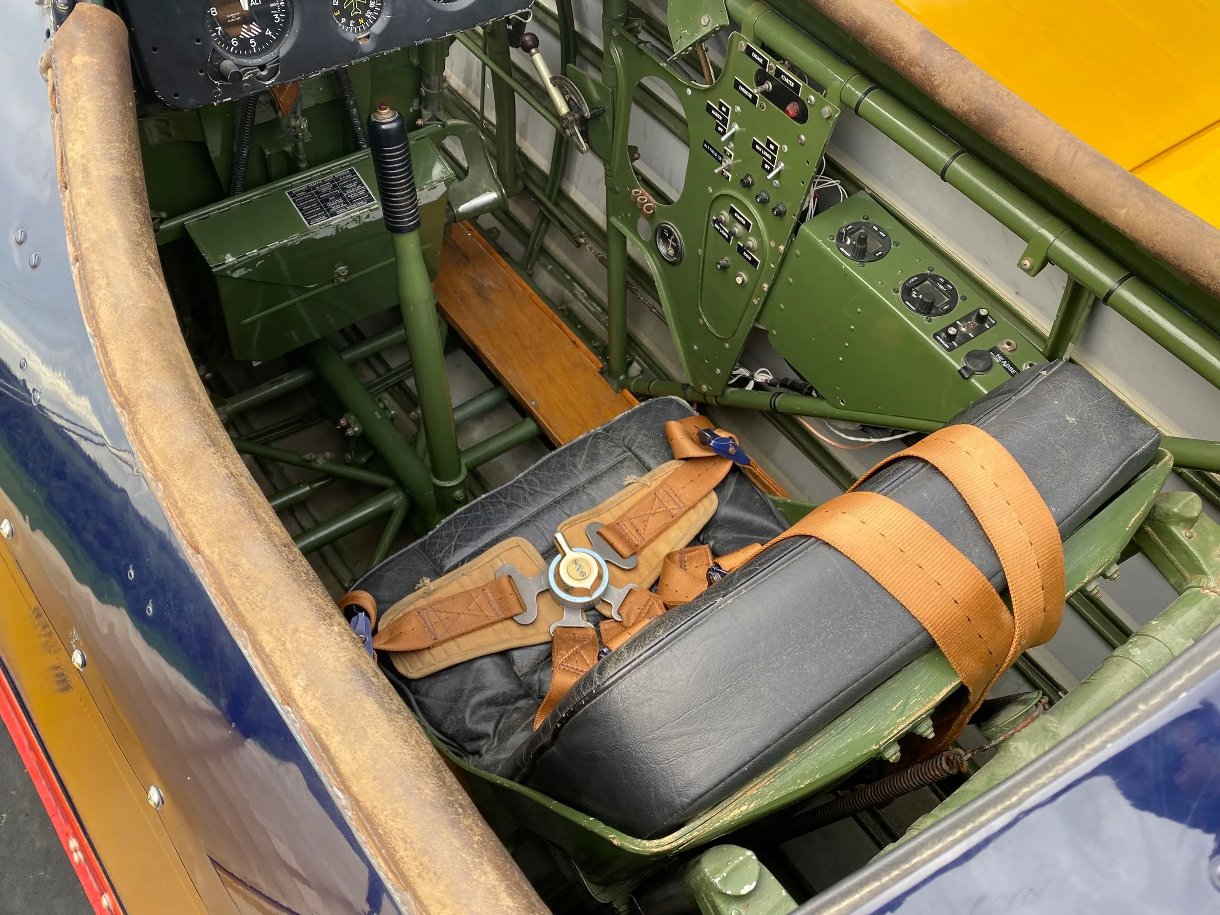Cockpit and instrument panel of a 1945 Boeing Stearman A75-N1.