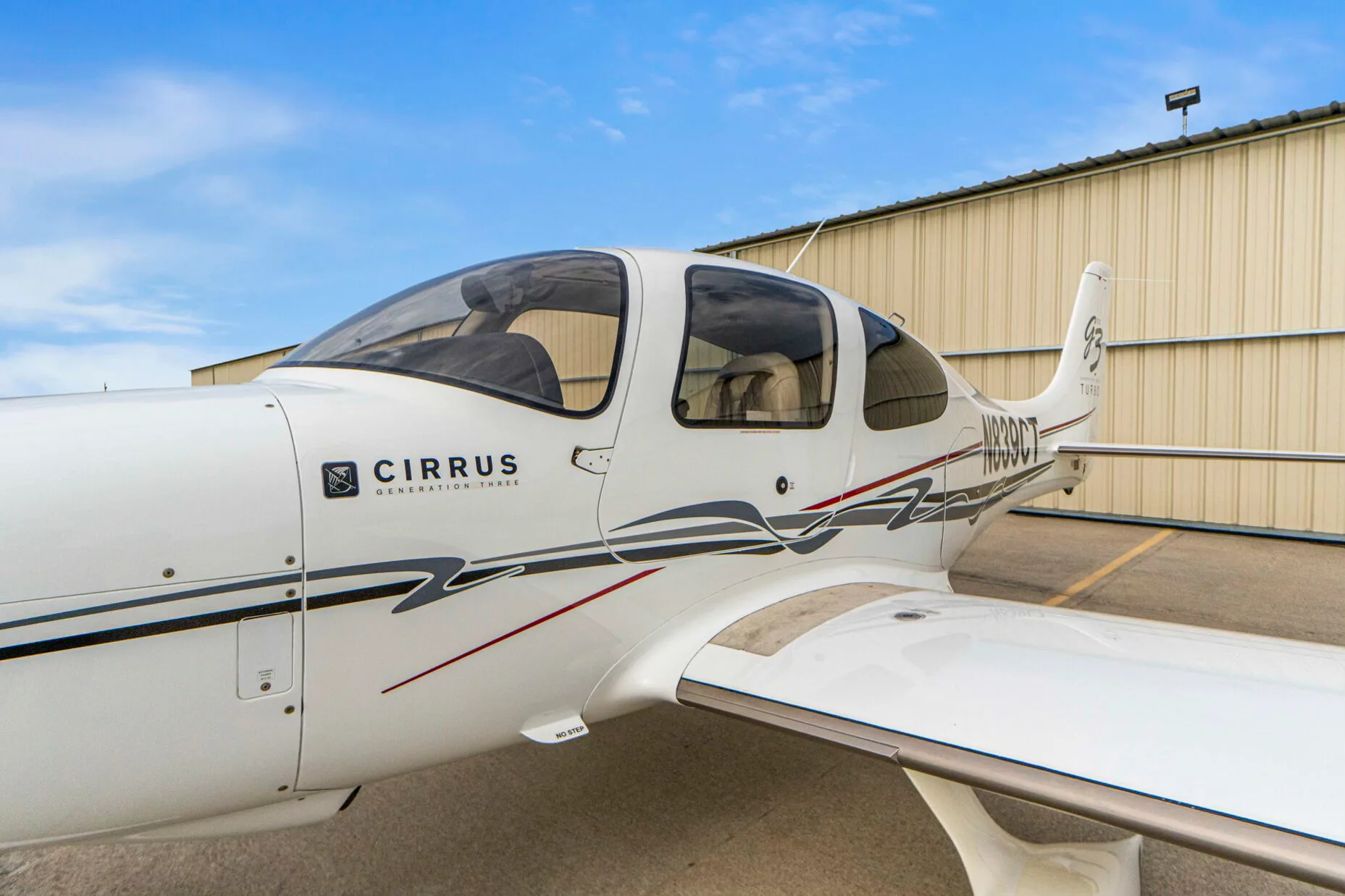 Exterior view of a 2008 Cirrus SR22-G3 Turbo GTS, N839CT.