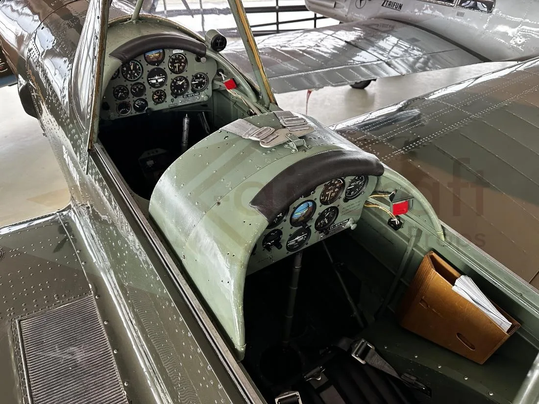 Exterior view of a 1951 DEHAVILLAND DHC-1 CHIPMUNK, D.EFOM.