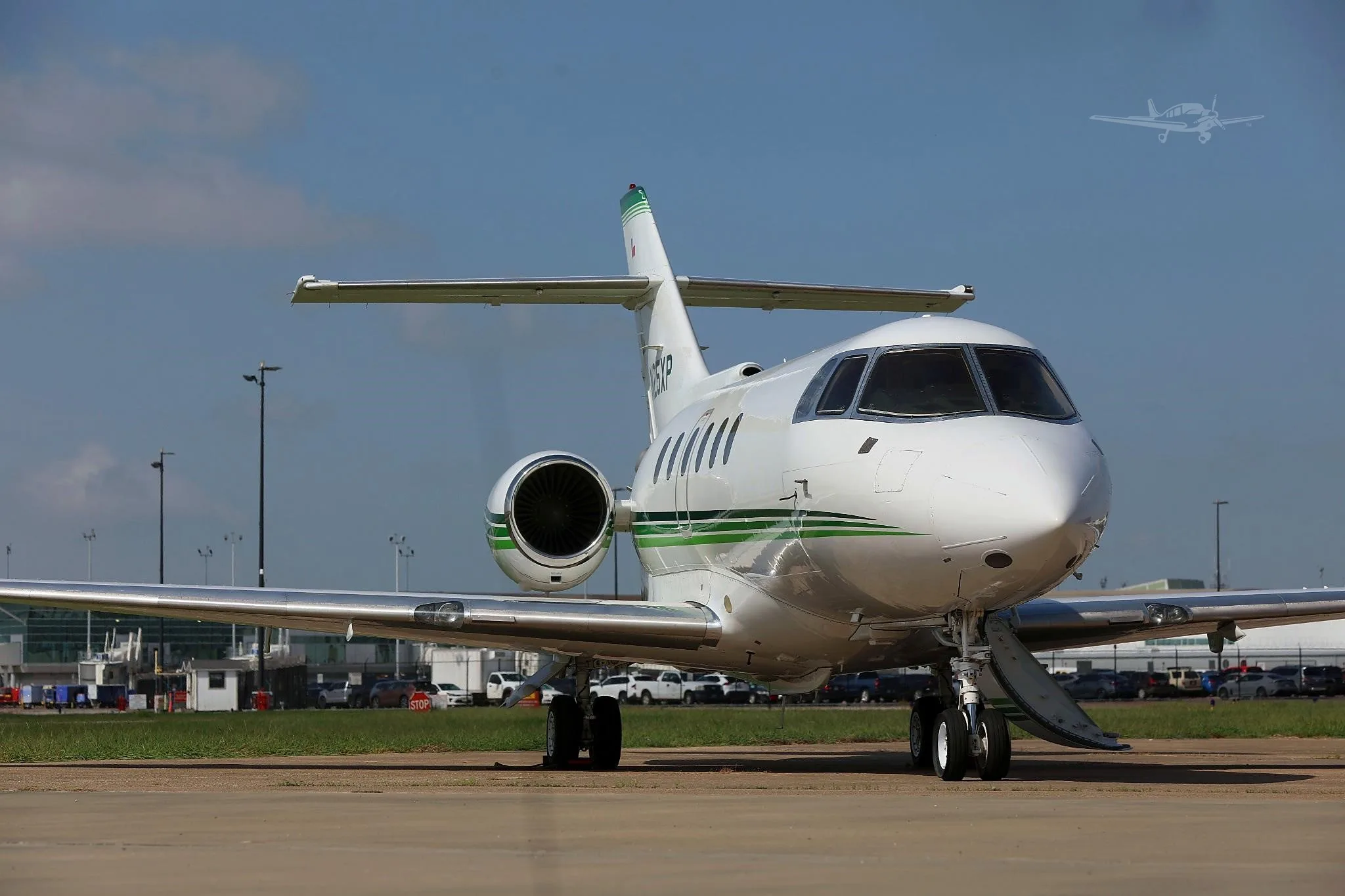 Exterior view of a 2002 HAWKER 800XP.