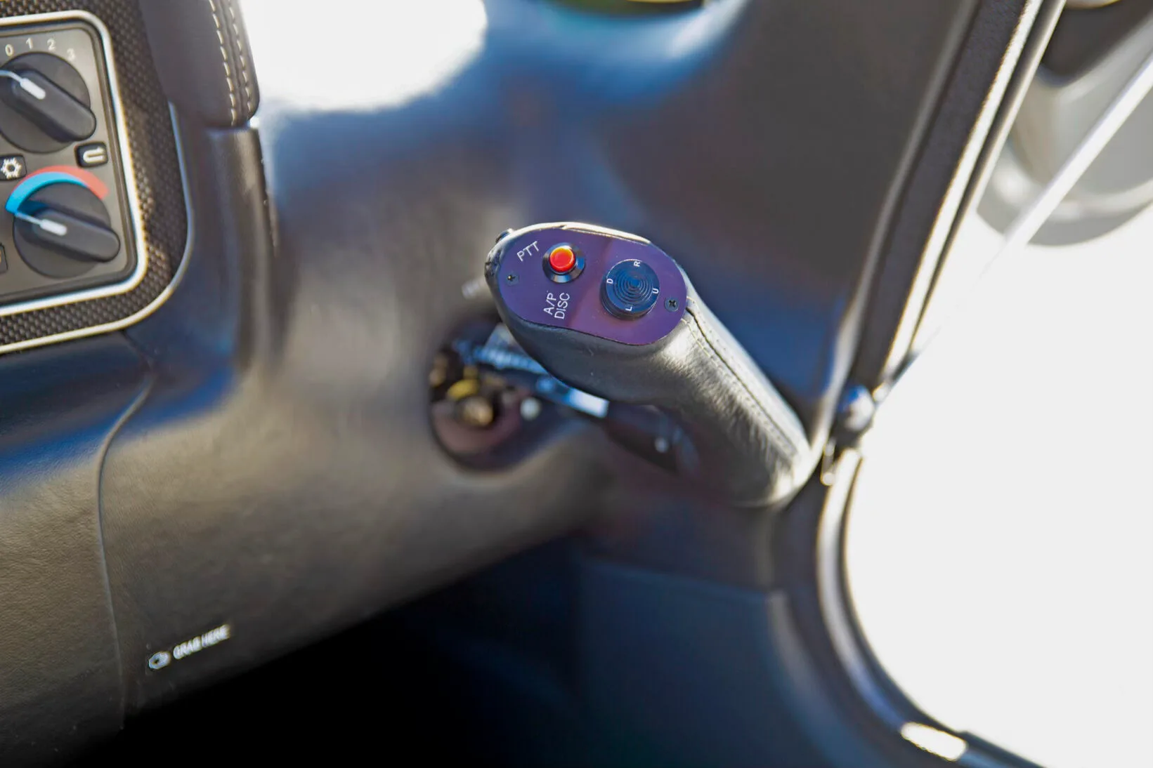 Cockpit and instrument panel of a 2014 Cirrus SR22-G5 GTS.