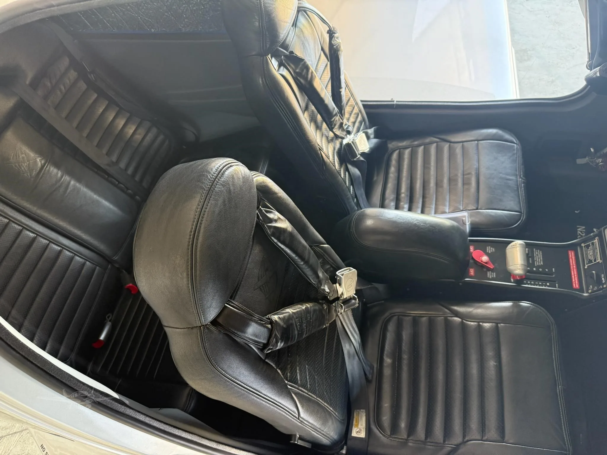 Cabin interior of a 2015 CIRRUS SR20-G3.