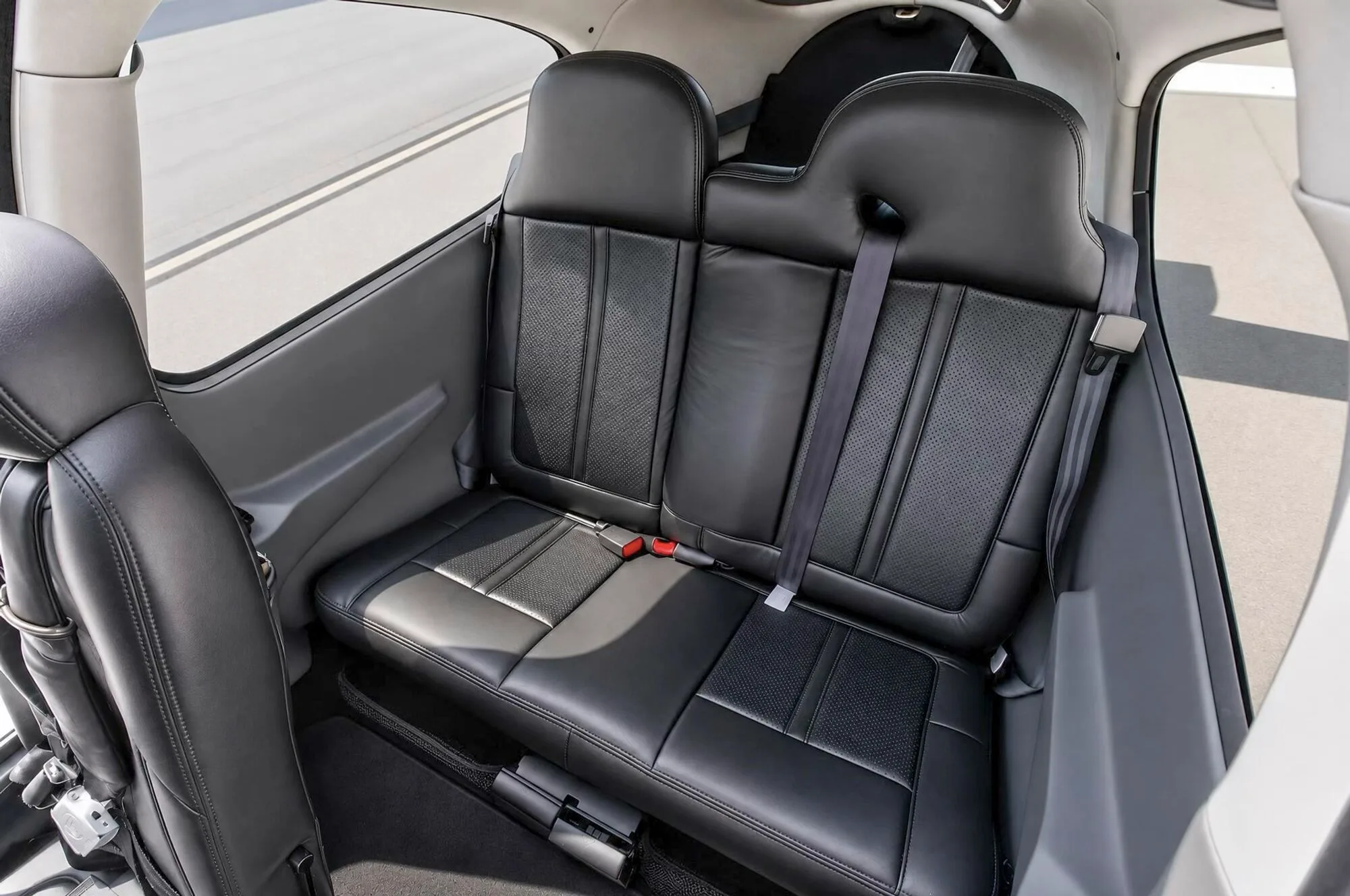 Cabin interior of a 2019 Cirrus SR20 G6.