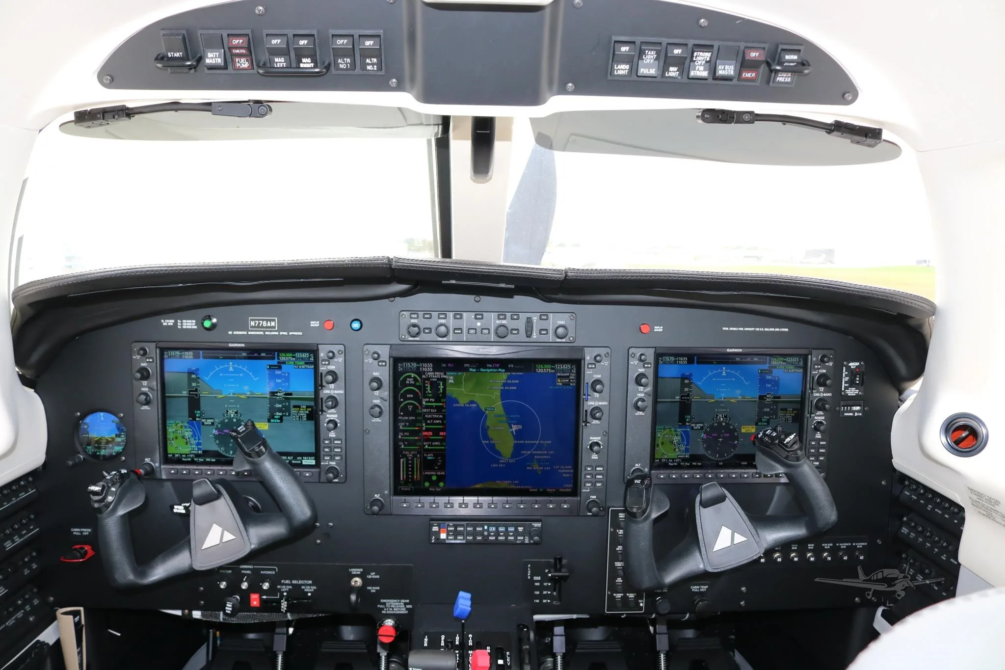 Cockpit and instrument panel of a 2026 PIPER M350.