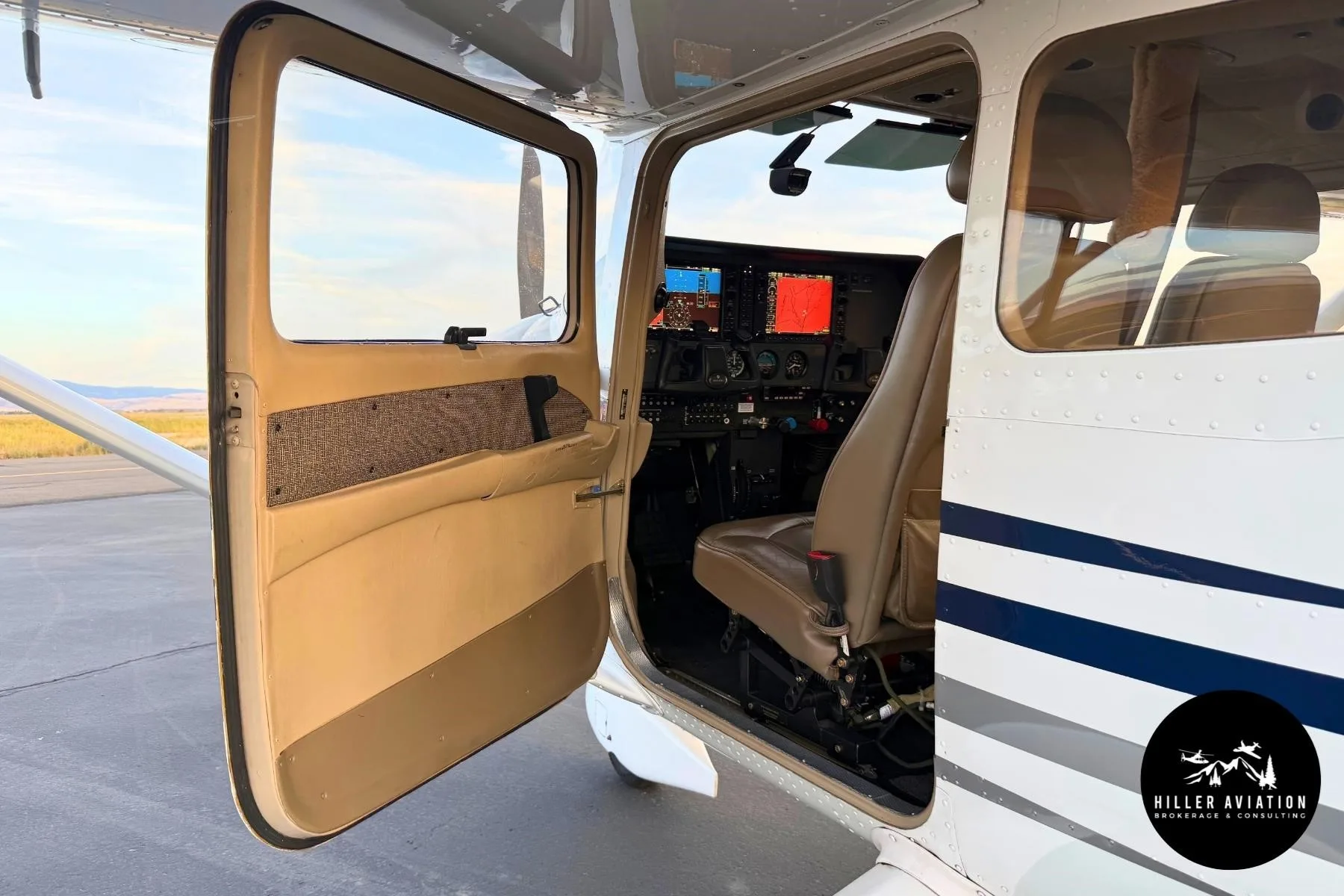 Exterior view of a 2005 CESSNA 182T SKYLANE, N15242.