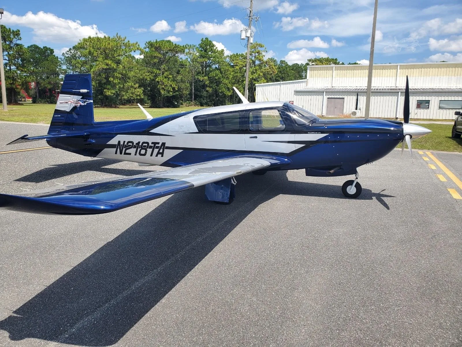 Exterior view of a 2019 MOONEY ACCLAIM ULTRA, N218TA.