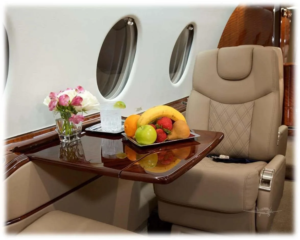 Cabin interior of a 2006 HAWKER 400XP.