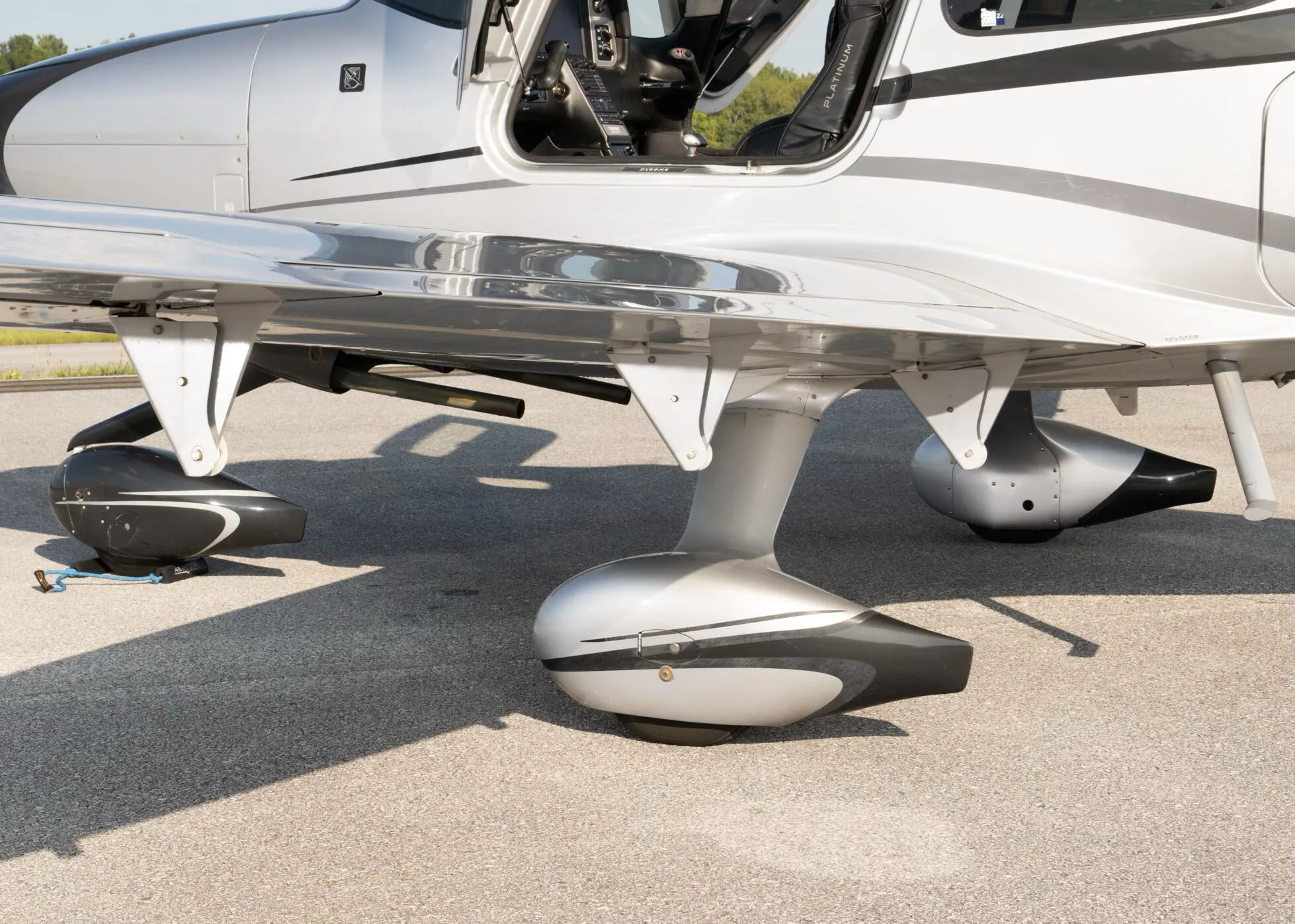 Exterior view of a 2015 Cirrus SR20-G3, N312AR.