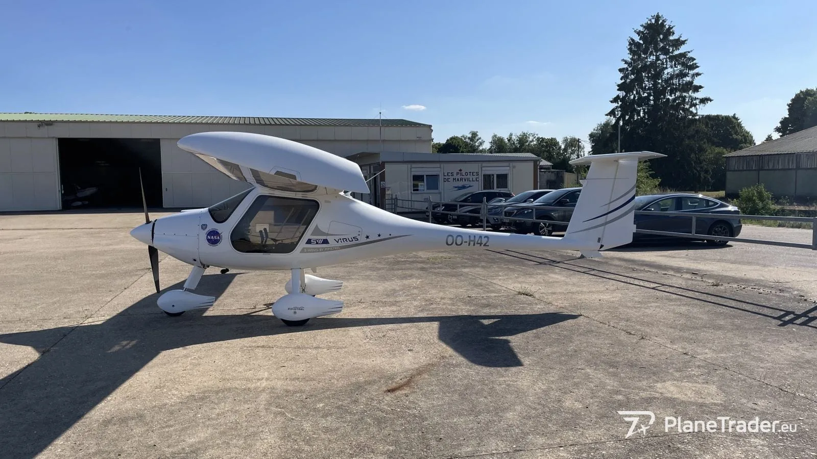 Exterior view of a 2014 PIPISTREL VIRUS.