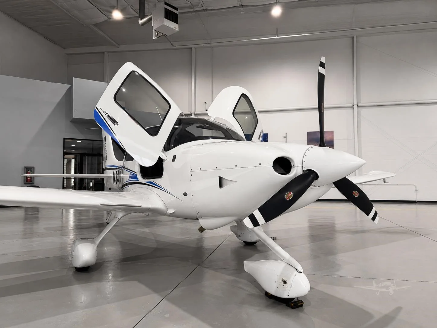 Exterior view of a 2022 CIRRUS SR20-G6, N343RJ.
