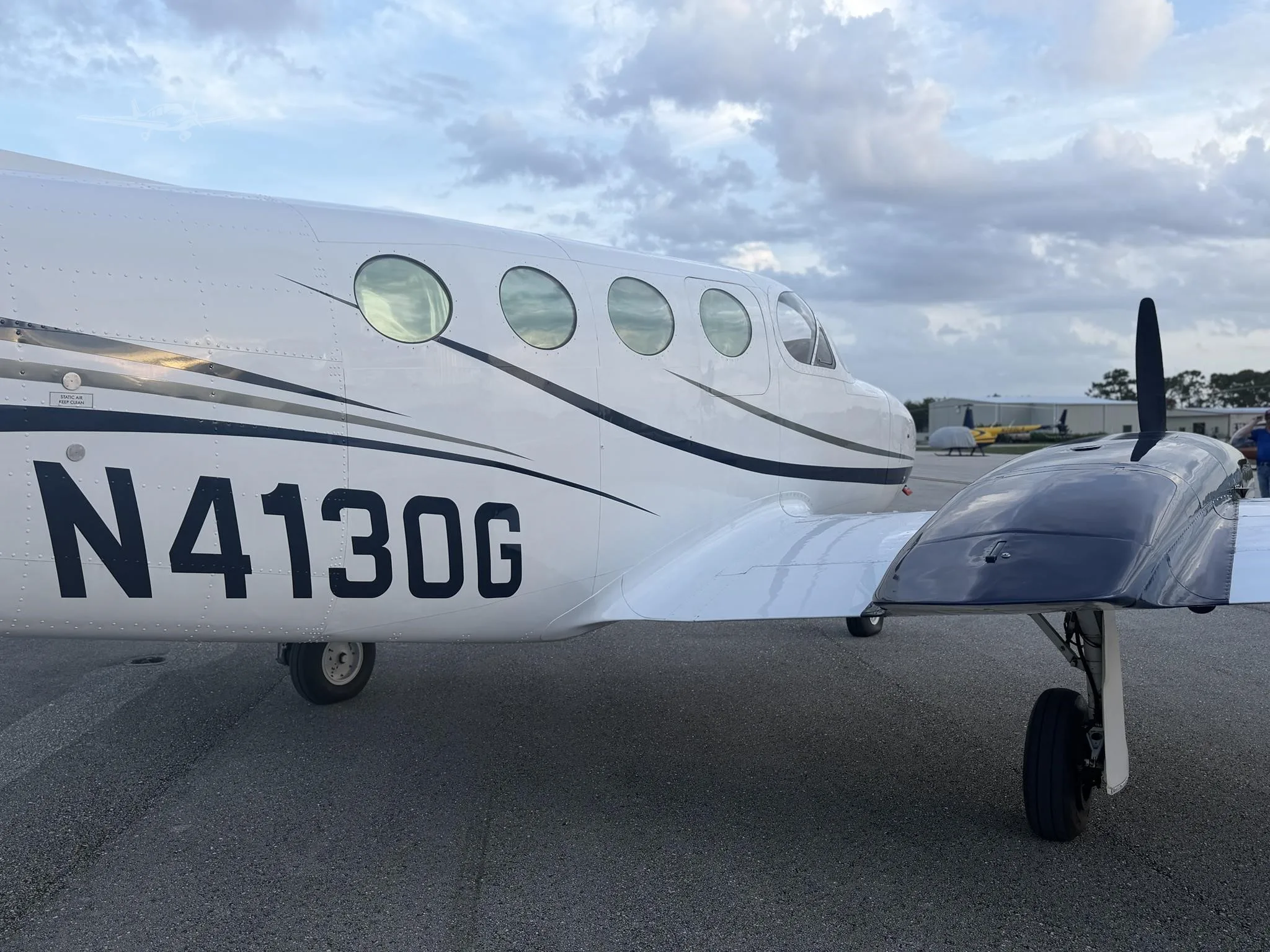 Exterior view of a 1977 CESSNA 340A, N4130G.