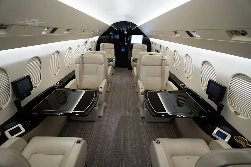 Cabin interior of a 2009 DASSAULT FALCON 2000EX EASY.