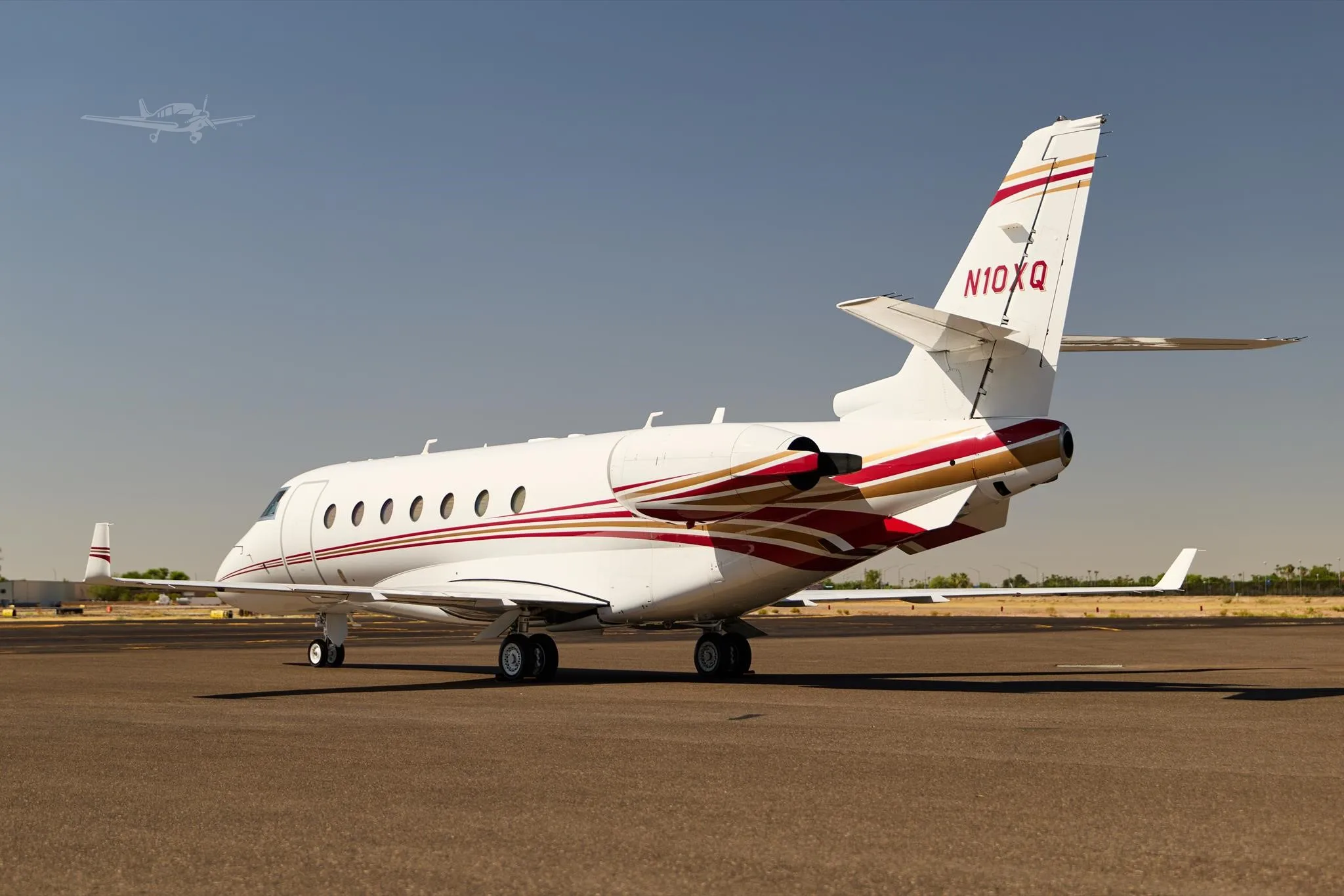 Exterior view of a 2007 GULFSTREAM G200, N10XQ.