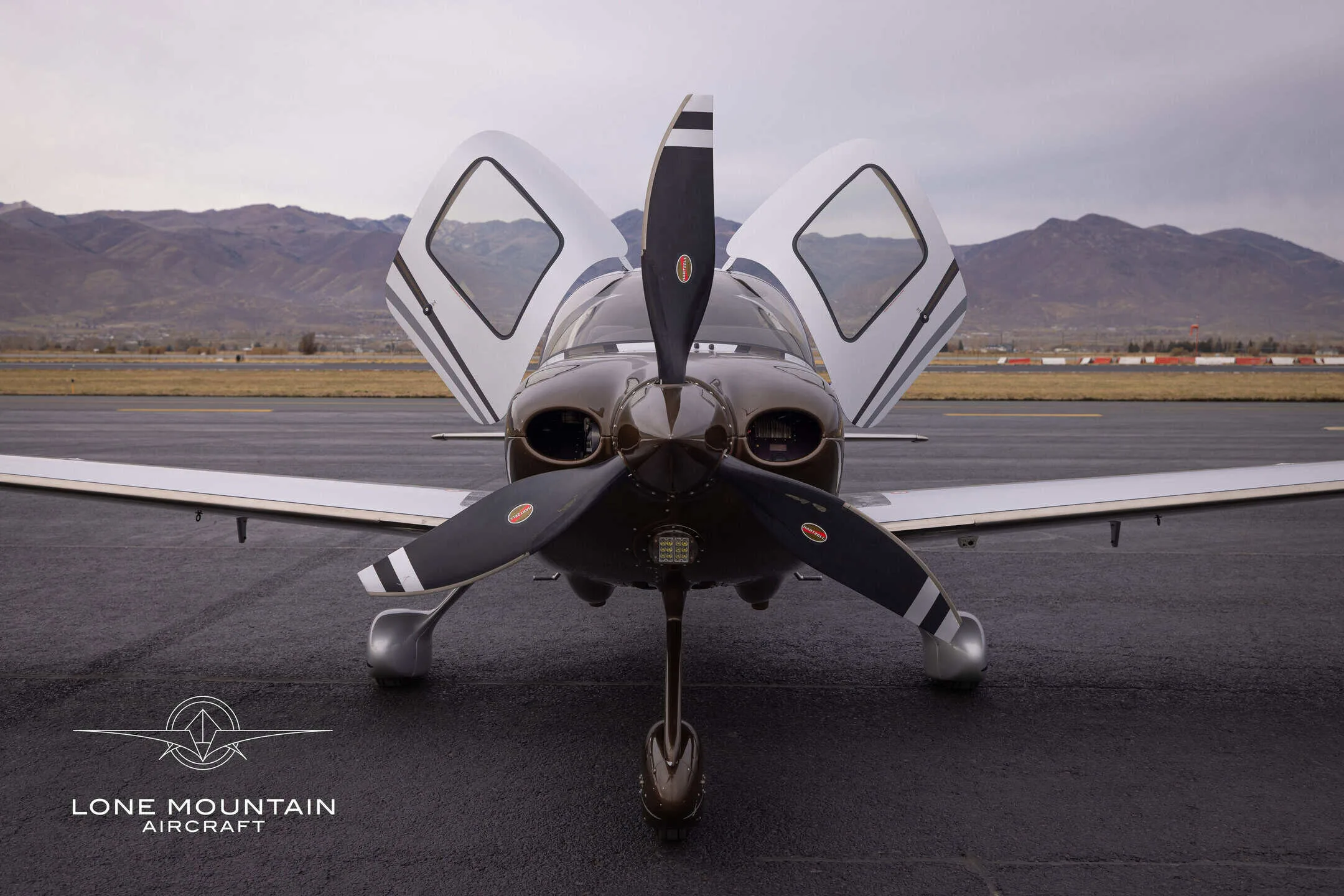 Cabin interior of a 2014 Cirrus SR22-G5 Turbo.