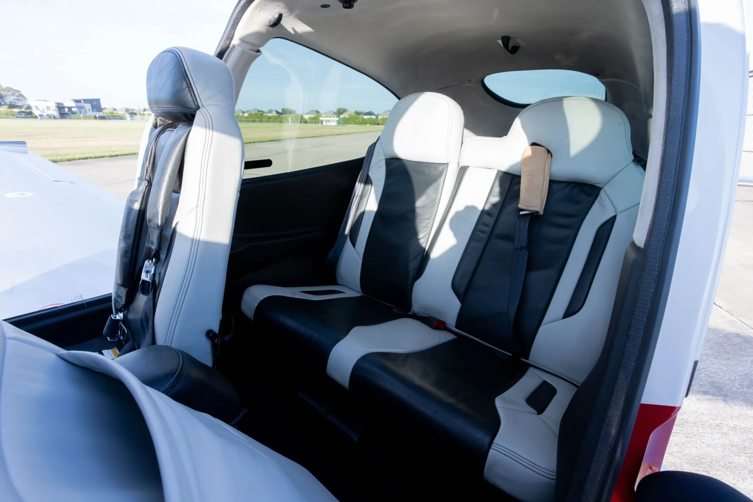 Cabin interior of a Cirrus.