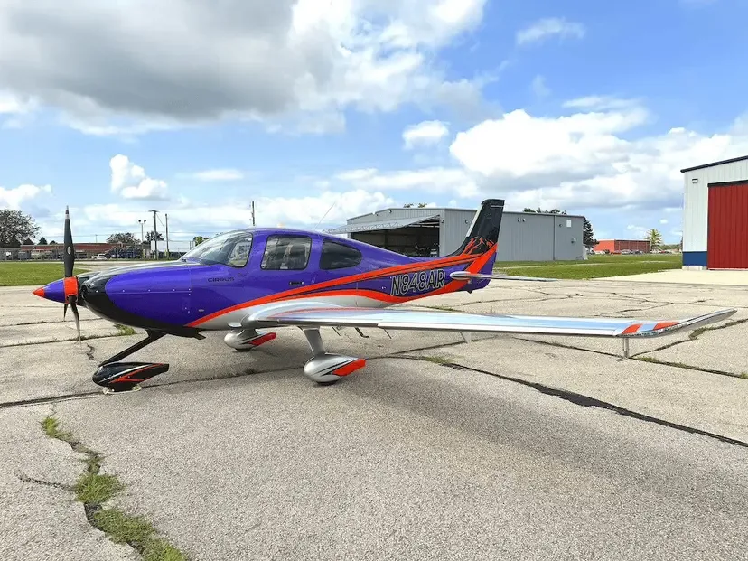 Exterior view of a 2024 Cirrus SR22T G7.