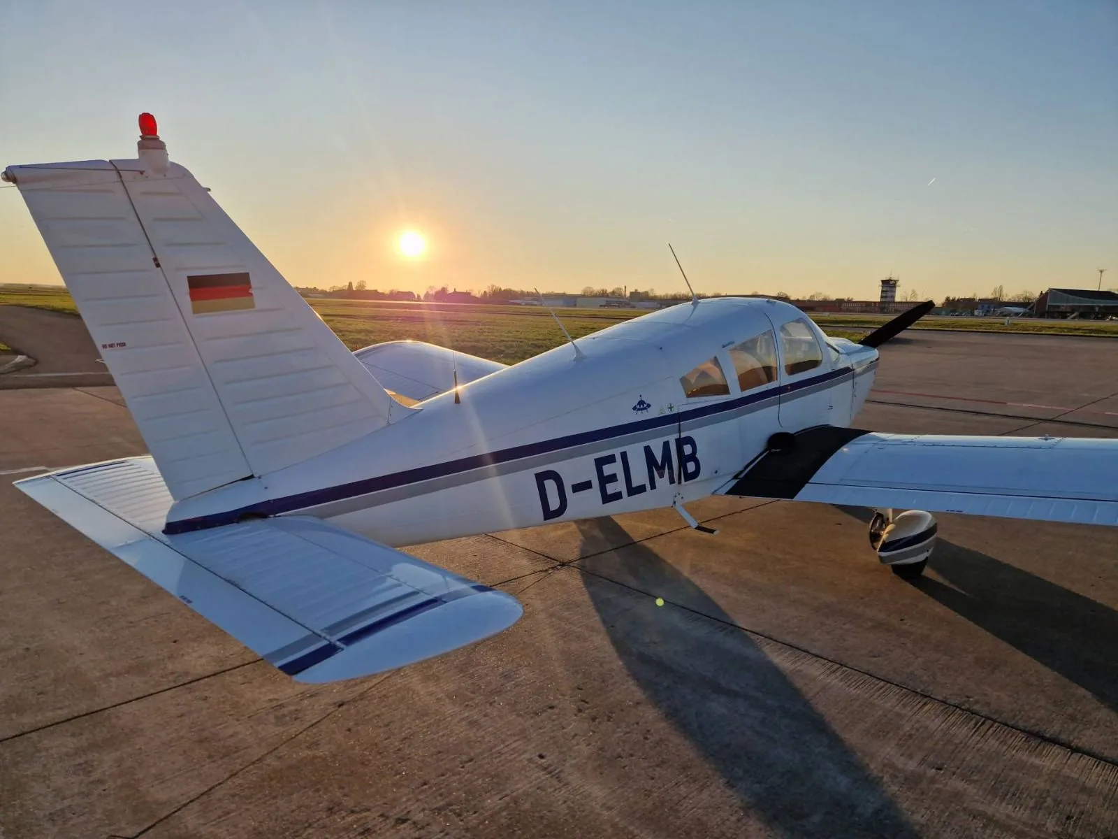 Exterior view of a 1968 Piper PA-28-180 Cherokee D.