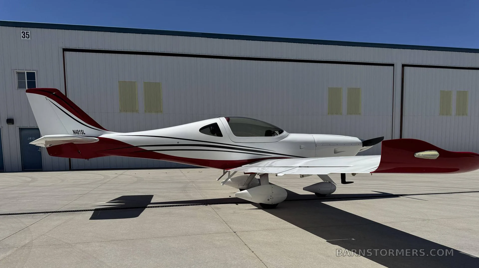 Exterior view of a aircraft.