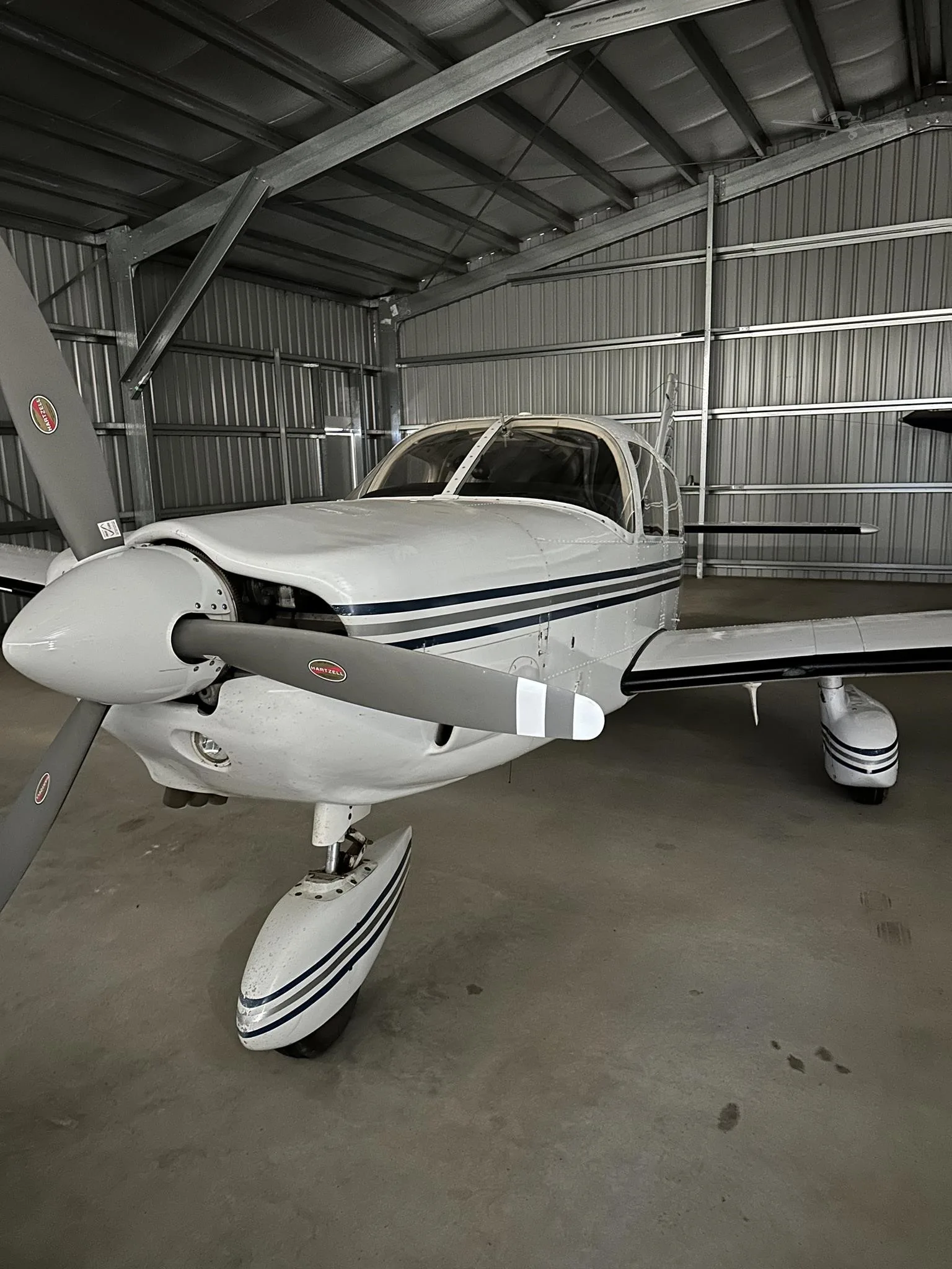 Exterior view of a 1981 PIPER SARATOGA, VH-LOC.