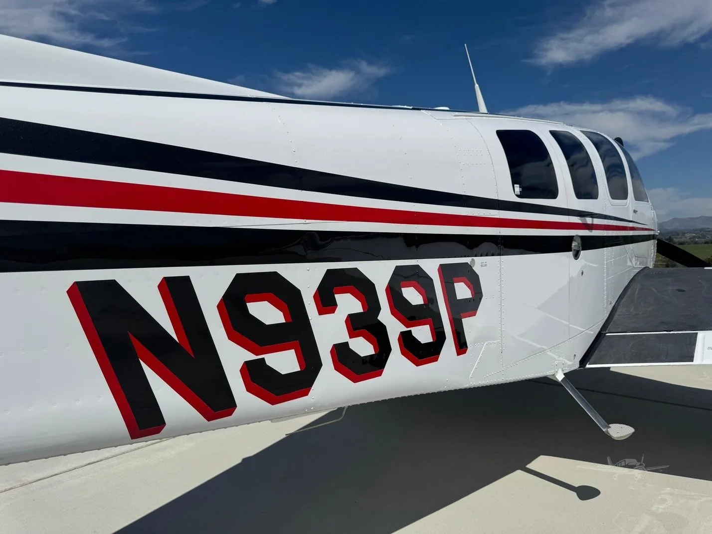 Exterior view of a 2008 BEECHCRAFT G36 BONANZA, N939P.