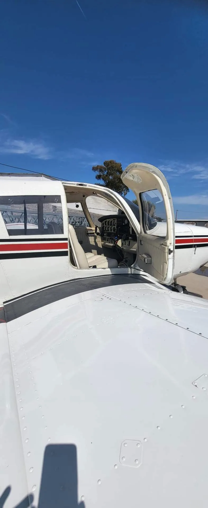 Cockpit and instrument panel of a 1973 Piper PA-32-300 Cherokee Six.