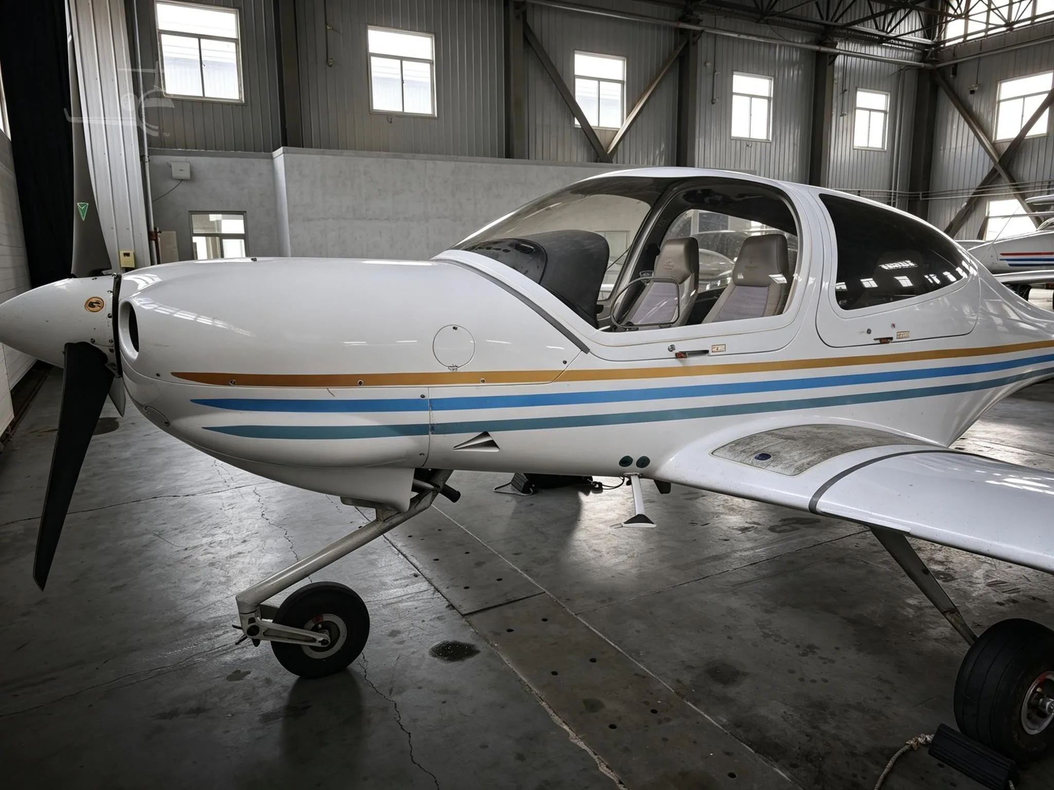 B-1234 - 2015 Diamond DA40 D