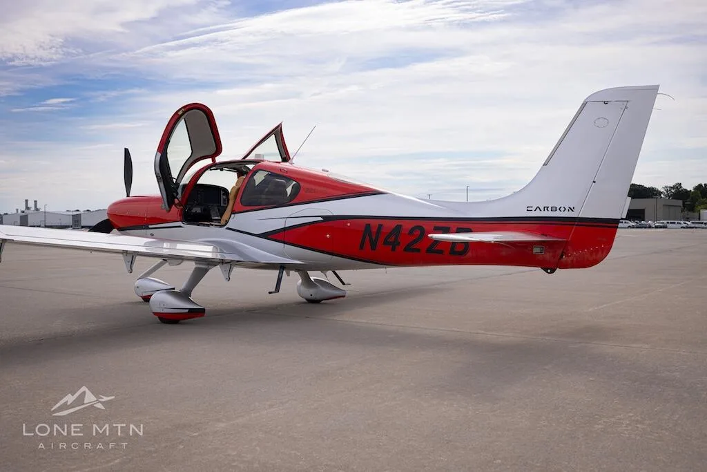 Exterior view of a 2016 Cirrus SR22T G5 GTS.