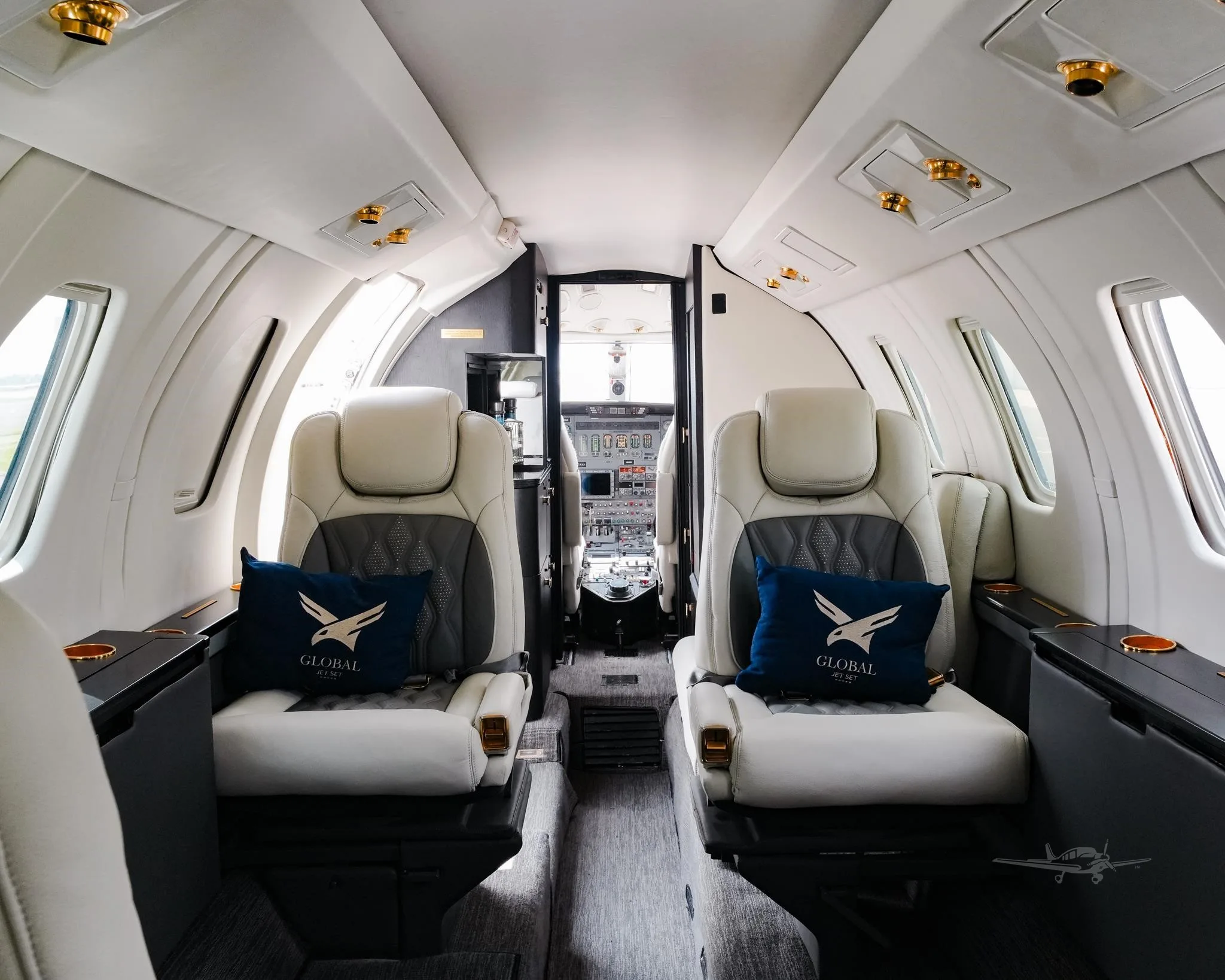 Cabin interior of a 1984 CESSNA CITATION III.