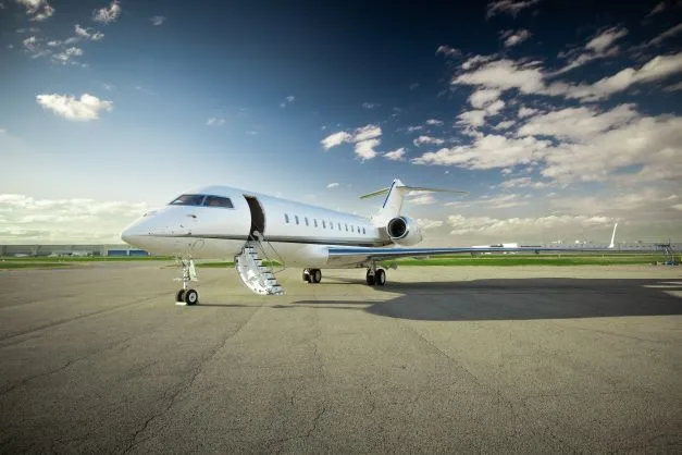 Exterior view of a 2015 Bombardier Global 5000.