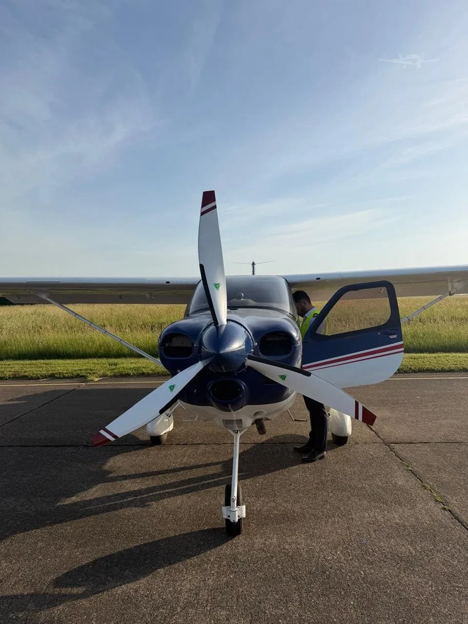 Exterior view of a 2020 TECNAM P2010 MKII, F-HPMX.