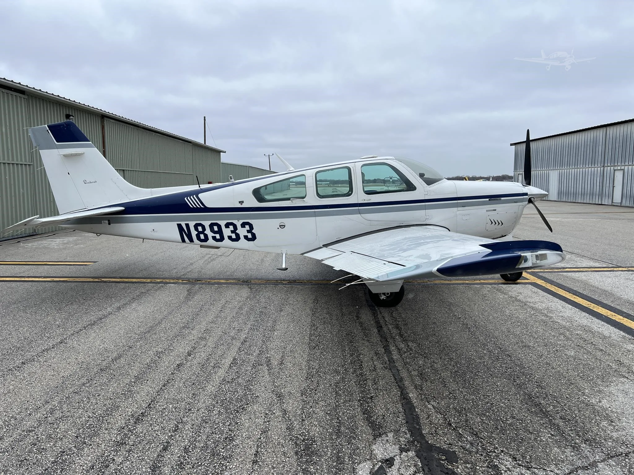 Exterior view of a 1989 BEECHCRAFT F33A BONANZA, N8933.