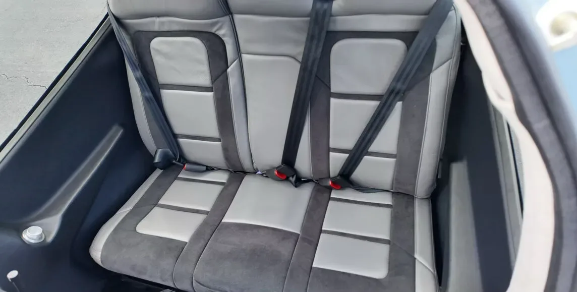 Cabin interior of a 2019 Cirrus SR22 G6.