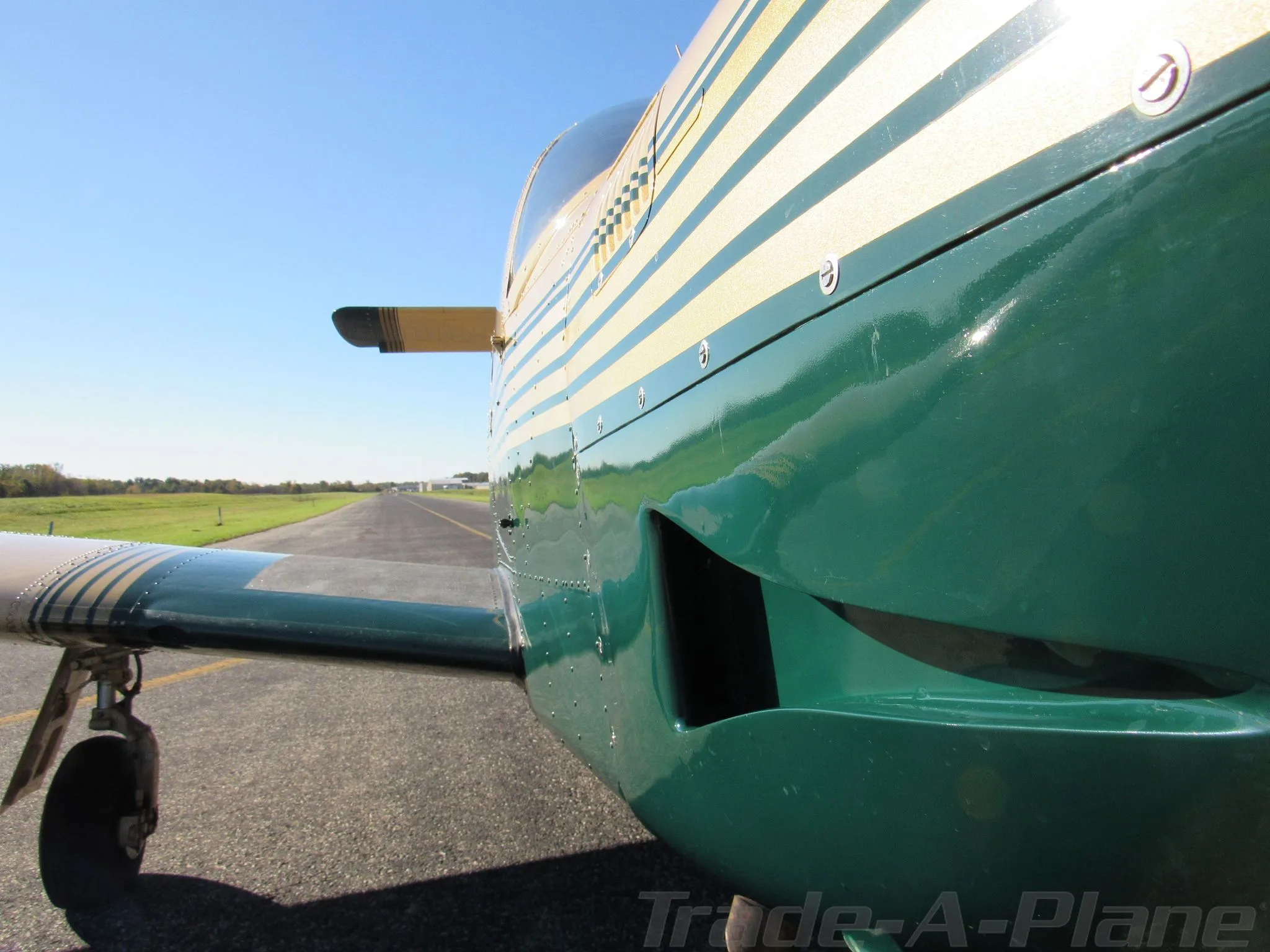 Engine detail of a 1979 PIPER TURBO ARROW IV.