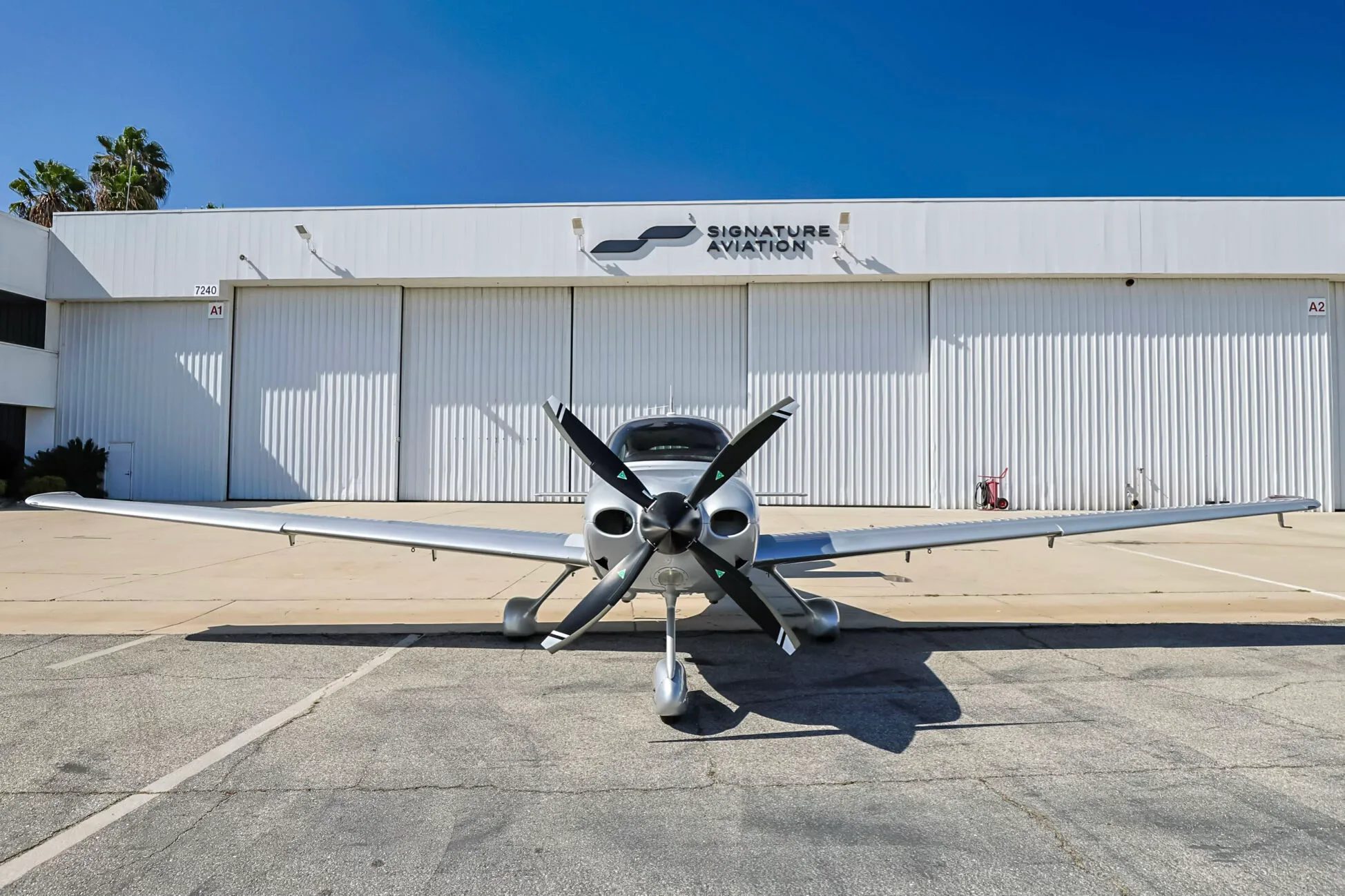 Exterior view of a 2013 Cirrus SR22T G5.