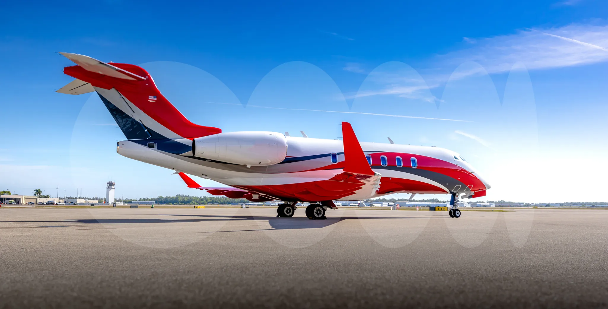 Exterior view of a 2010 Bombardier Challenger 300, N622N.