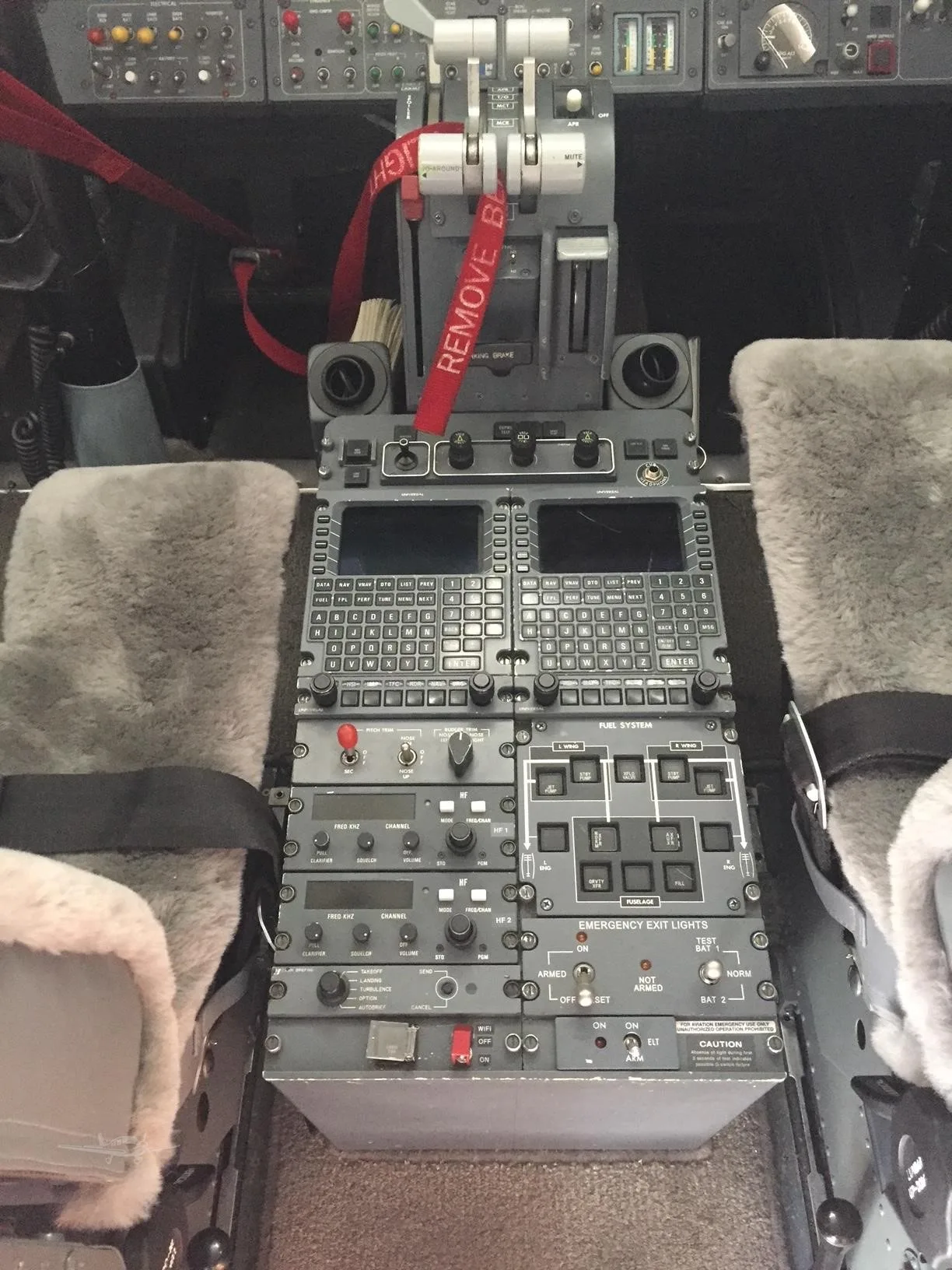 Cockpit and instrument panel of a 2002 LEARJET 60.