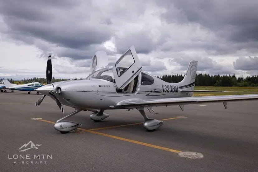 Exterior view of a 2020 Cirrus SR20 G6.