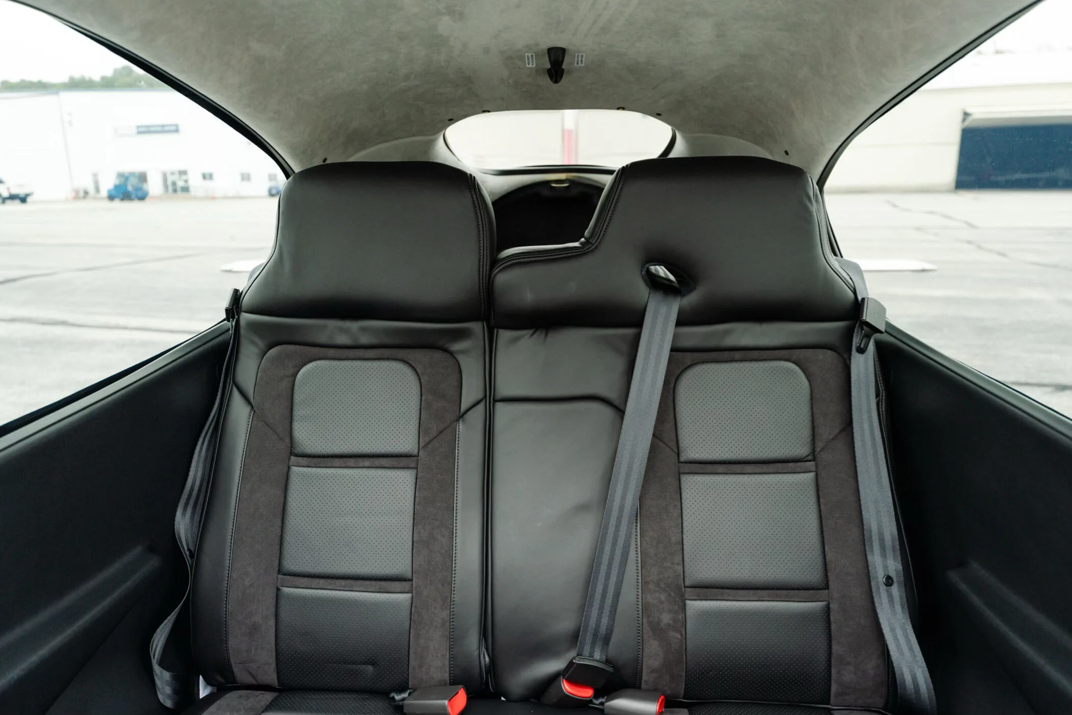 Cabin interior of a Cirrus SR22-G6 GTS.