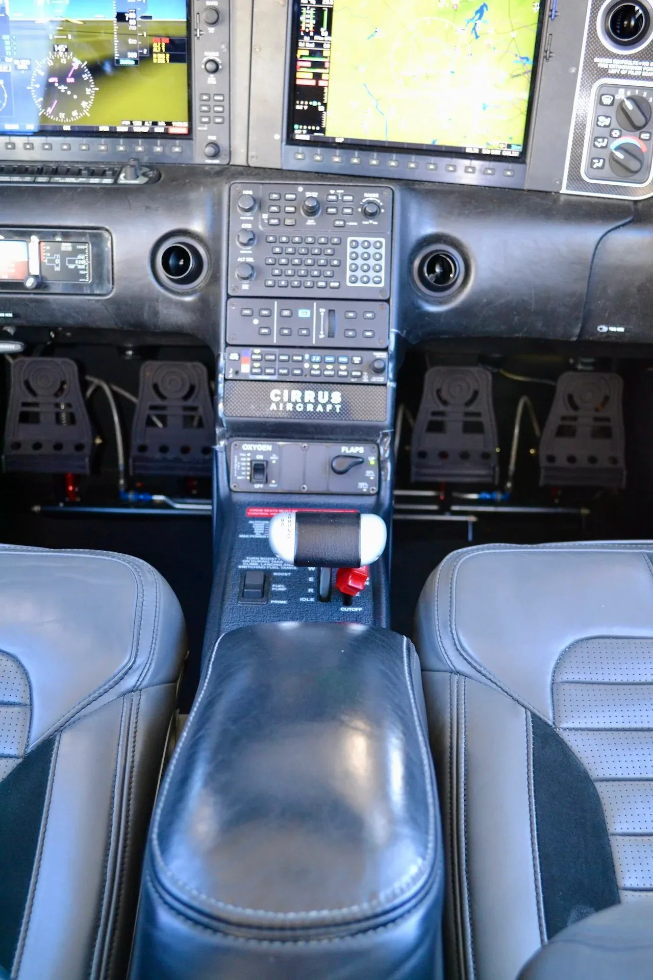 Cockpit and instrument panel of a 2016 Cirrus SR22 GTS.