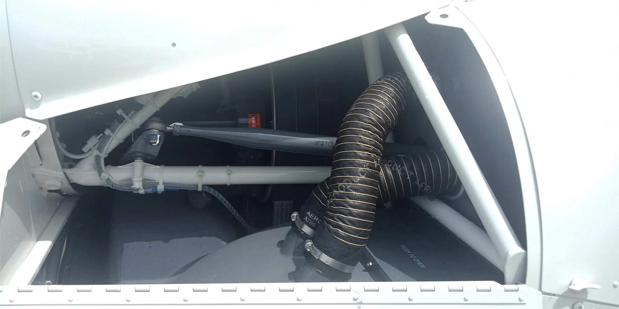 Engine detail of a 2026 ROBINSON R44 RAVEN I.