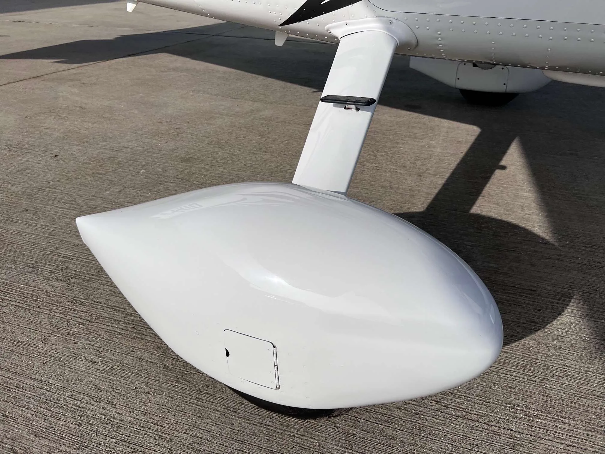 Exterior view of a 2016 Cessna 182-T Skylane.