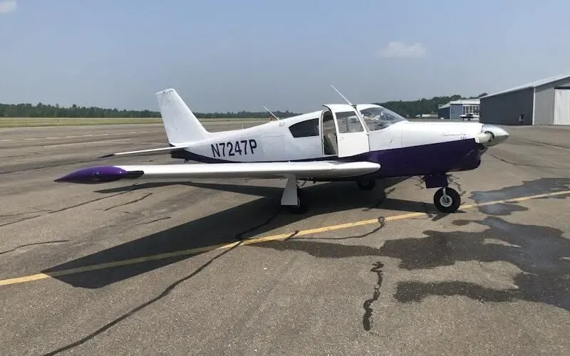 Exterior view of a 1968 Piper PA-32-300 Cherokee Six.