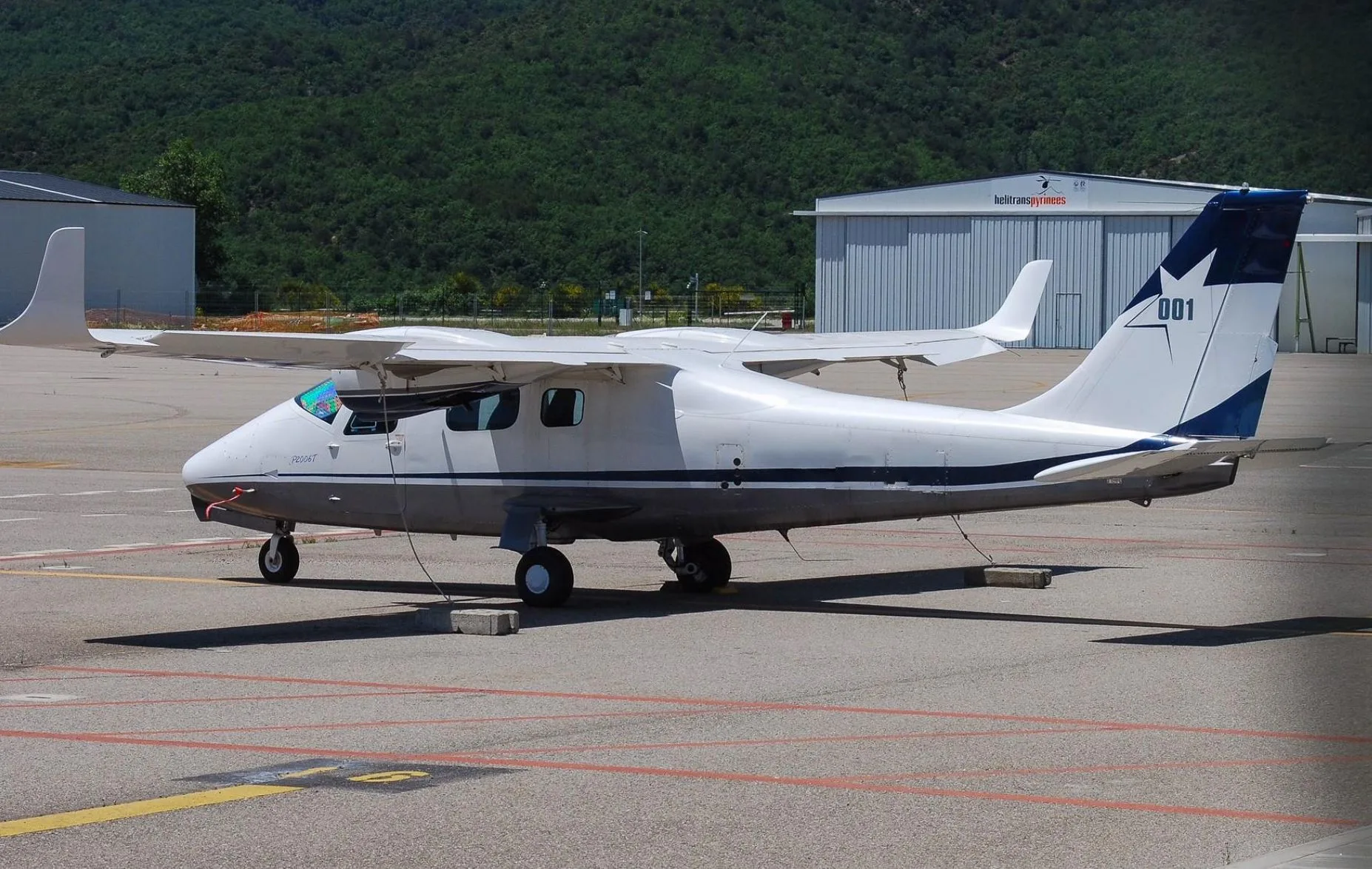 Exterior view of a 2007 Tecnam P2006T.